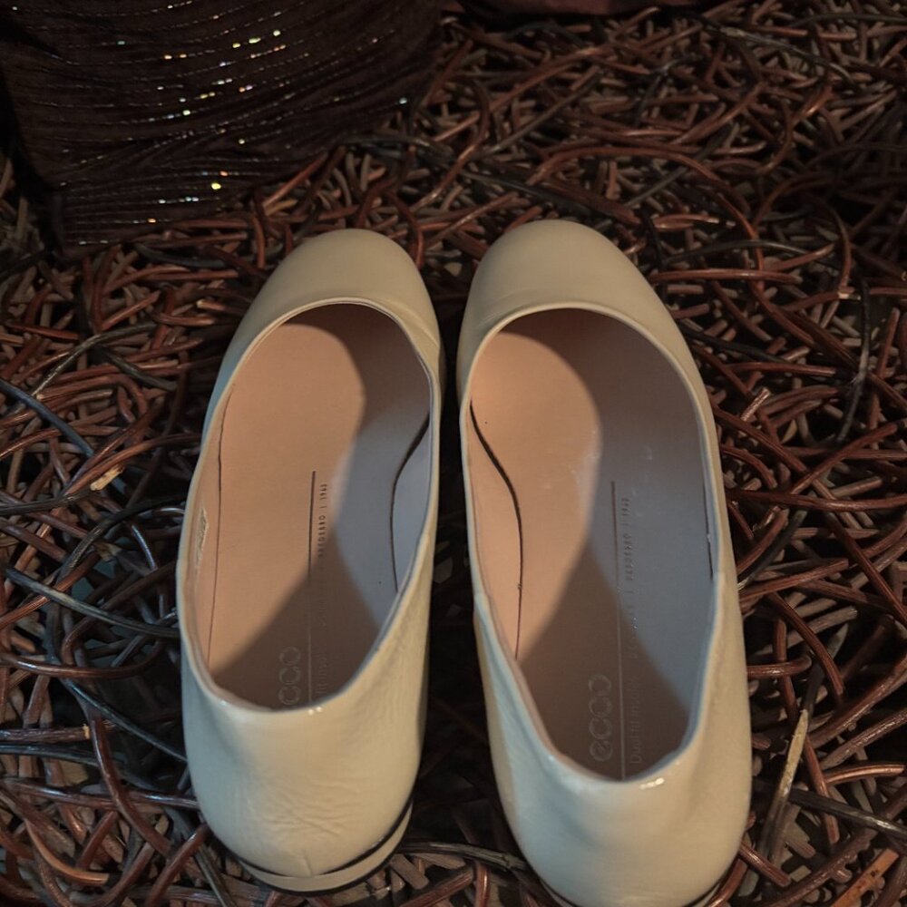 Ecco Womens size 8.5 Ballerina shoes - Picture 2 of 4